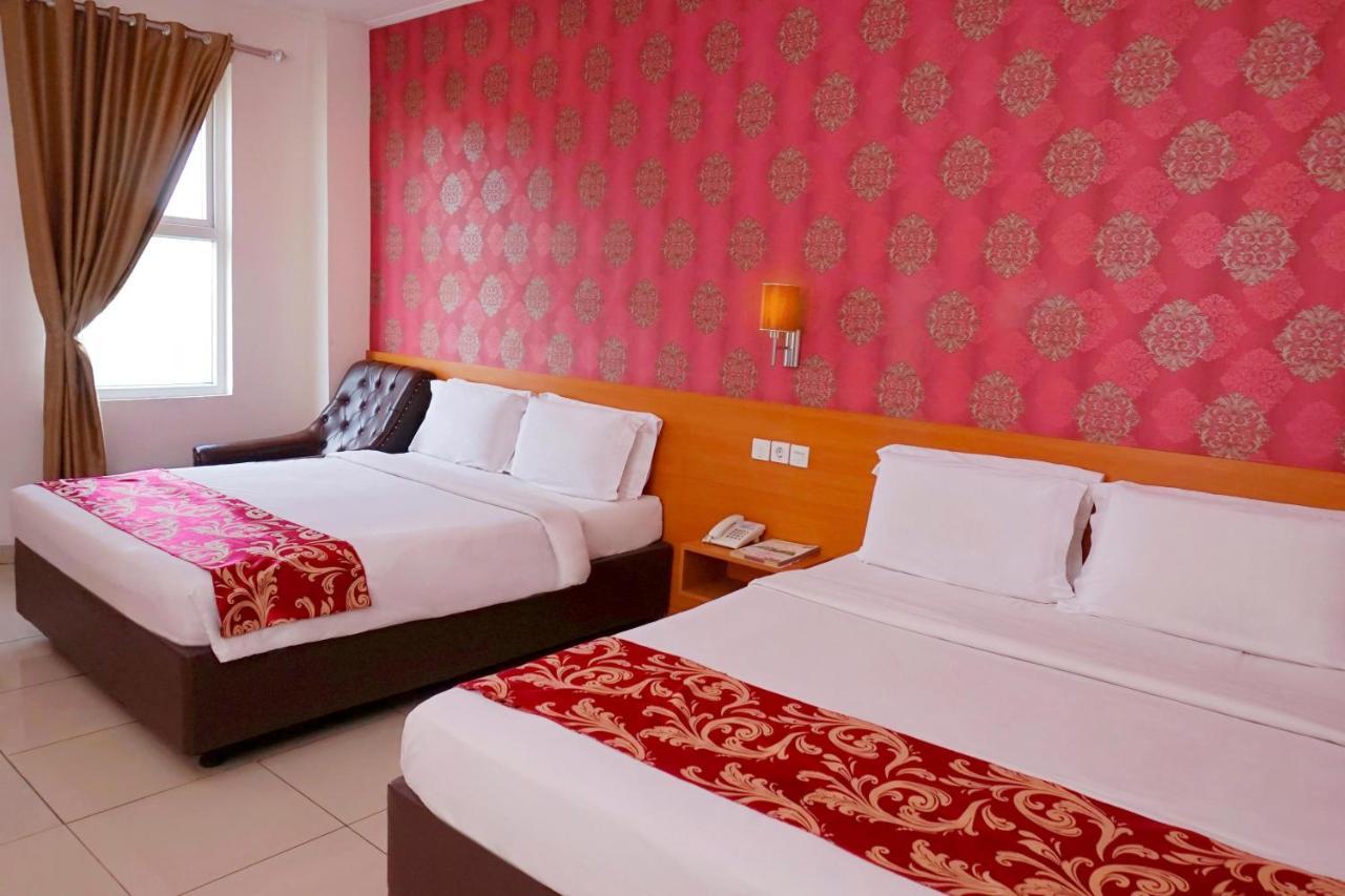 Marilyn Hotel Serpong Exterior foto