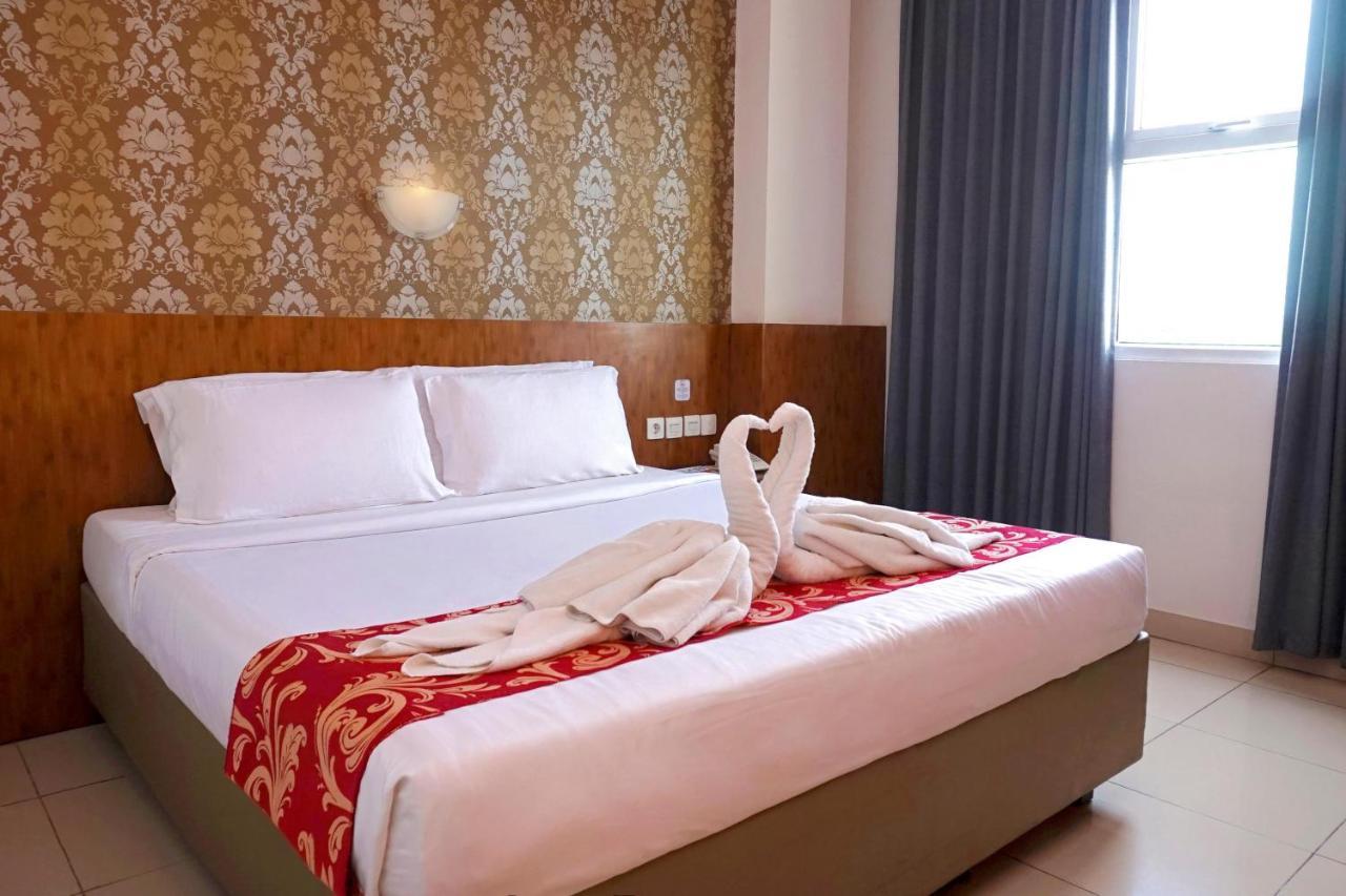 Marilyn Hotel Serpong Exterior foto