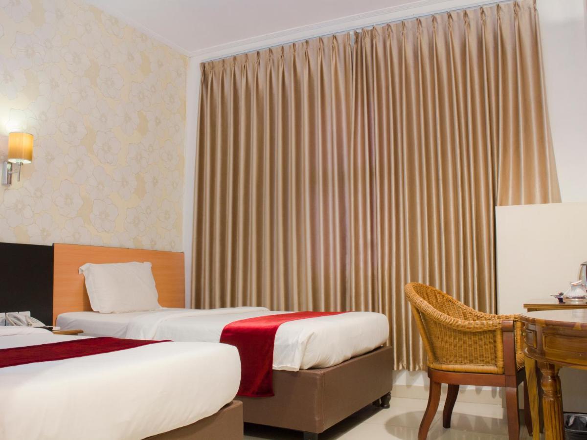 Marilyn Hotel Serpong Exterior foto