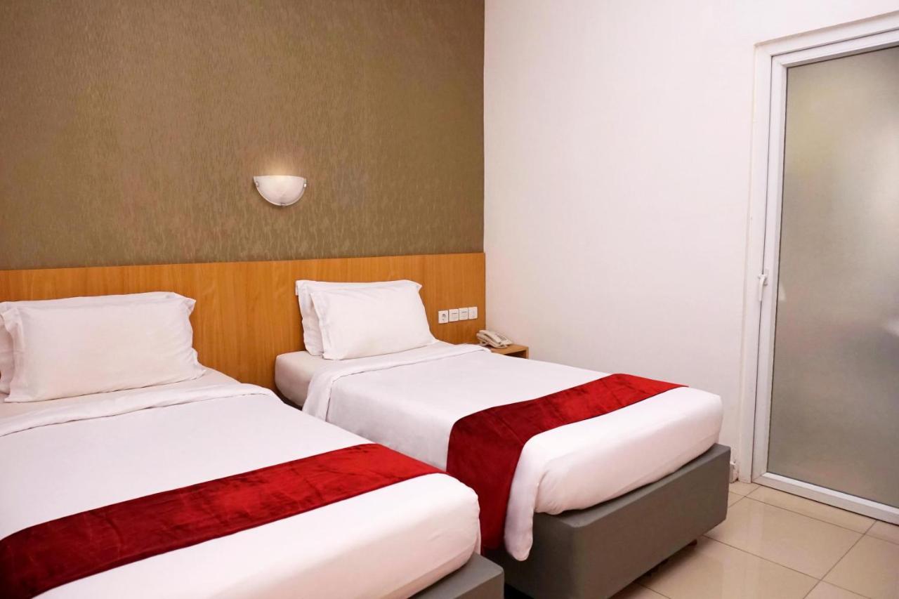 Marilyn Hotel Serpong Exterior foto