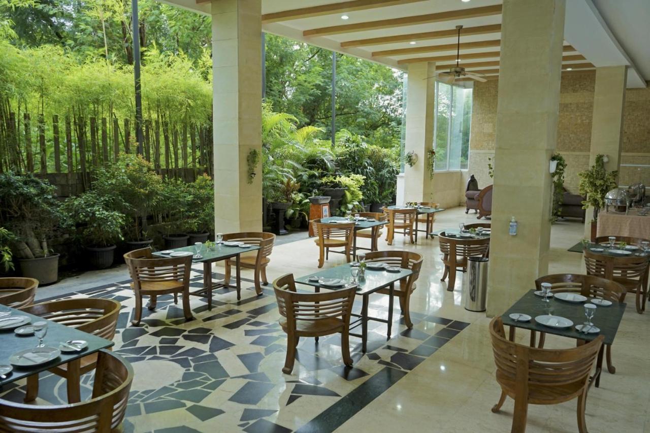 Marilyn Hotel Serpong Exterior foto