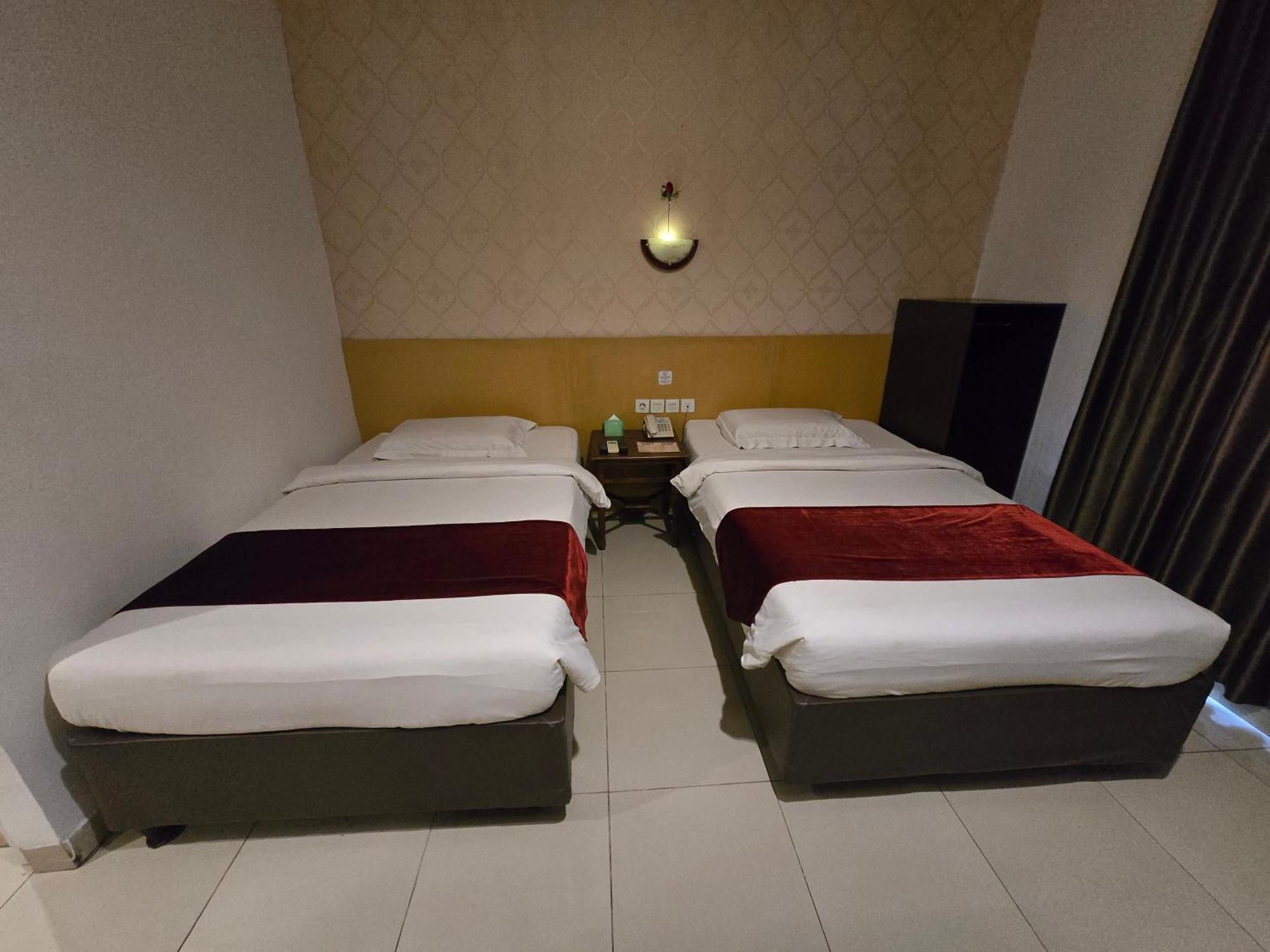 Marilyn Hotel Serpong Exterior foto