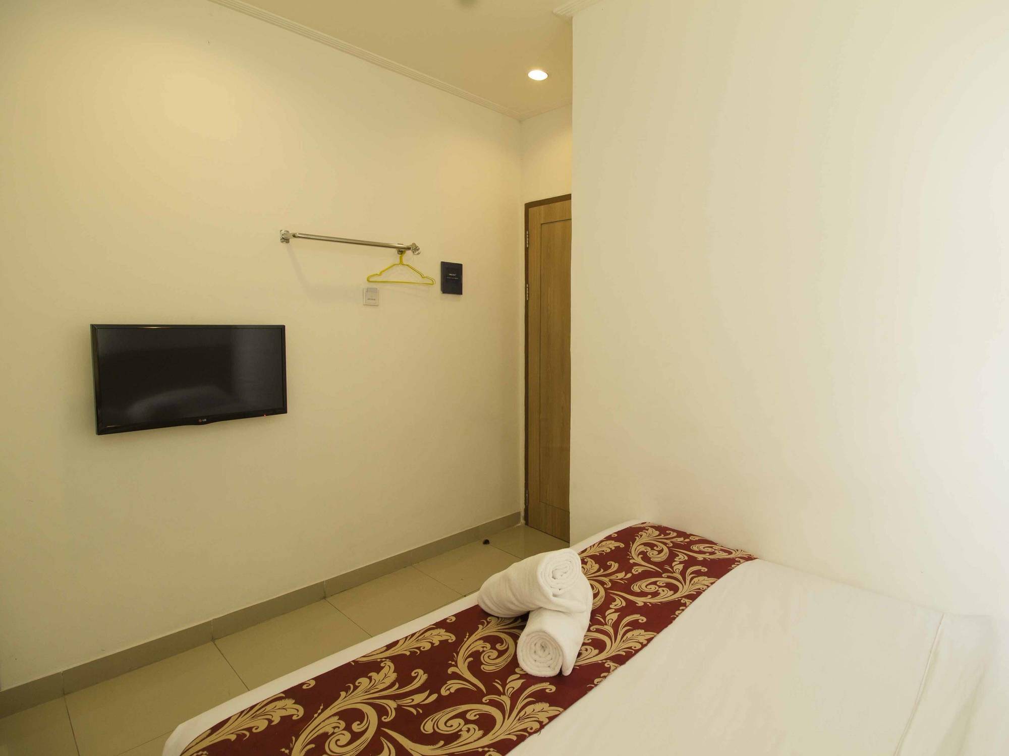 Marilyn Hotel Serpong Exterior foto
